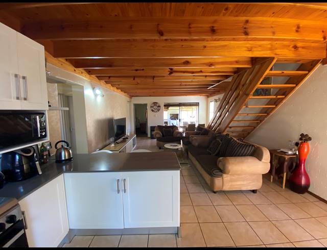 4 BEDROOM FREEHOLD FOR SALE IN RAVENSWOOD